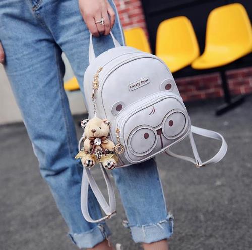 时尚又好看的百搭迷你小圆包:打造时尚潮流感(图) 时尚又好看的百搭迷你小圆包:打造时尚潮流感(图)