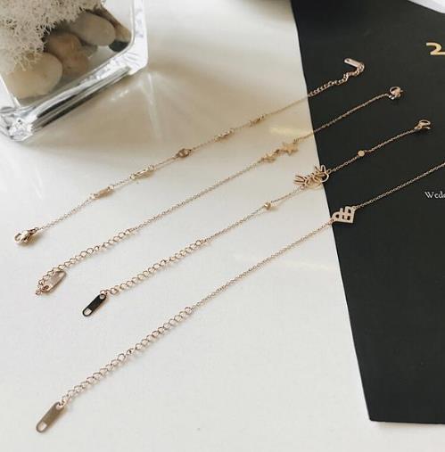 玫瑰金珍珠吊坠项链搭配：时尚项链优雅迷人（图）