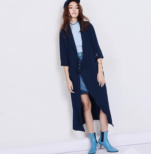 连帽宽松百搭风衣搭配小脚裤：简约不失个性（图）