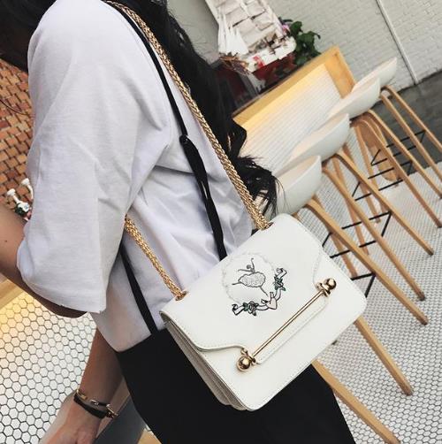 赵丽颖同款时尚百搭单肩斜挎包：时尚感十足（图）