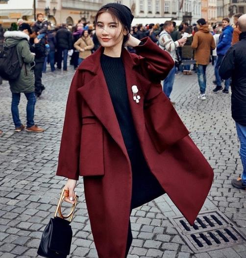 喇叭袖毛呢外套怎么搭配：休闲又不失优雅（图）