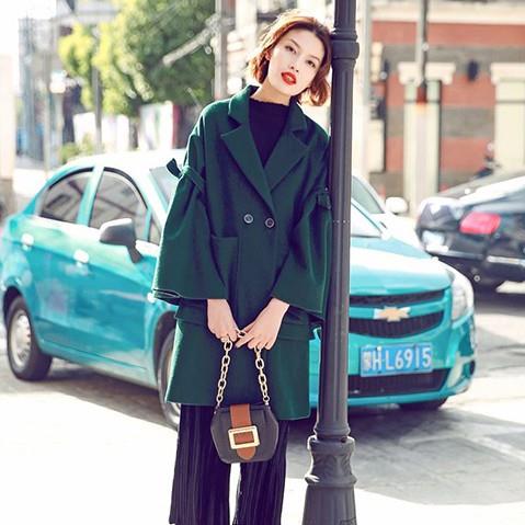 喇叭袖毛呢外套怎么搭配：休闲又不失优雅（图）