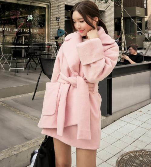 中长款开叉毛呢外套搭配半身裙：彰显知性优雅（图）