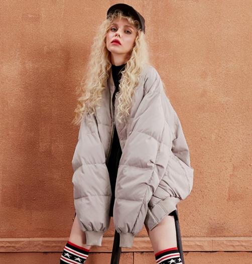 双面穿宽松羽绒服搭配：6款羽绒服演绎青春时髦范