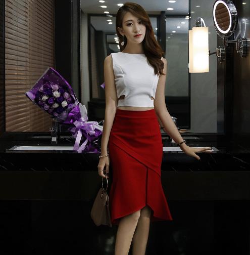 明星同款名媛两件套半身裙套装:时尚简约(图) 明星同款名媛两件套半身裙套装:时尚简约(图)