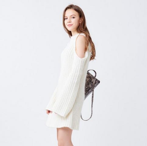 条纹修身连衣裙搭配什么外套：俏皮又不失优雅（图）