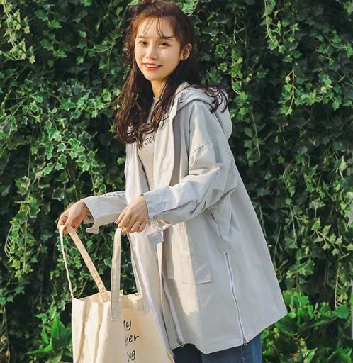 专属小个子女人的风衣：宽松灯笼袖收腰风衣推荐