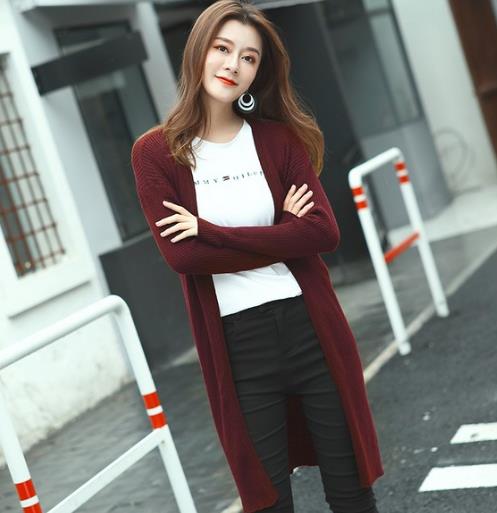 阔腿裤搭配大码拉链针织开衫：打造知性韵味（图）