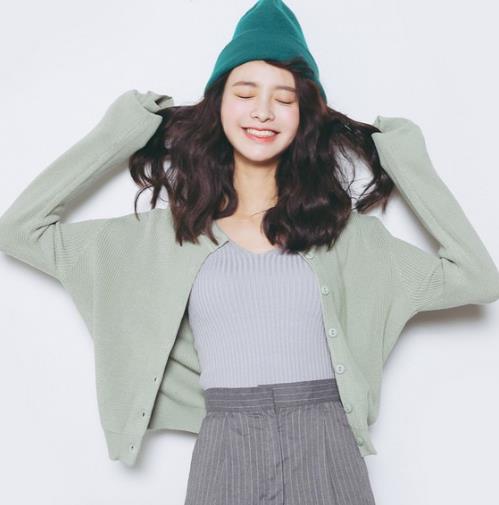 阔腿裤搭配大码拉链针织开衫：打造知性韵味（图）