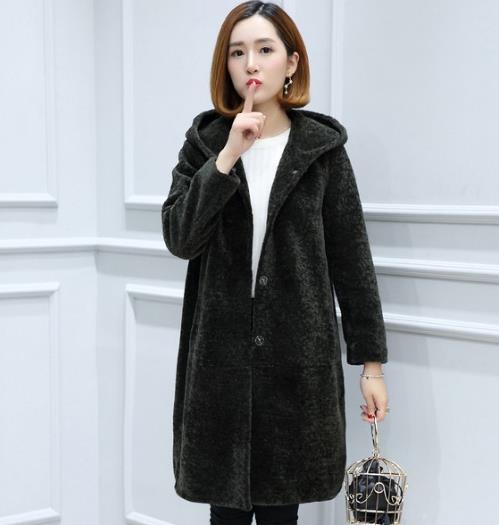 羊羔毛灯芯绒短外套怎么搭配：时尚显瘦又保暖（图）