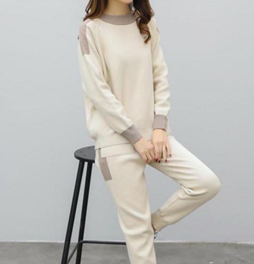 秋冬必备时尚针织套装：简约洋气撞色短裙套装（图）