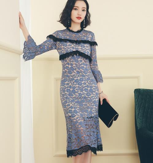 撞色荷叶边蕾丝连衣裙搭配手拿包:优雅又性感(图) 撞色荷叶边蕾丝连衣裙搭配手拿包:优雅又性感(图)