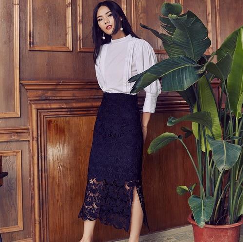 修身毛呢半身裙一步裙怎么搭配上衣:妩媚轻熟(图) 修身毛呢半身裙一步裙怎么搭配上衣:妩媚轻熟(图)