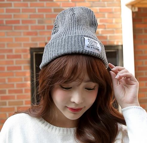 冬季必备针织帽:黑色无檐圆顶宽松针织帽推荐(图) 冬季必备针织帽:黑色无檐圆顶宽松针织帽推荐(图)