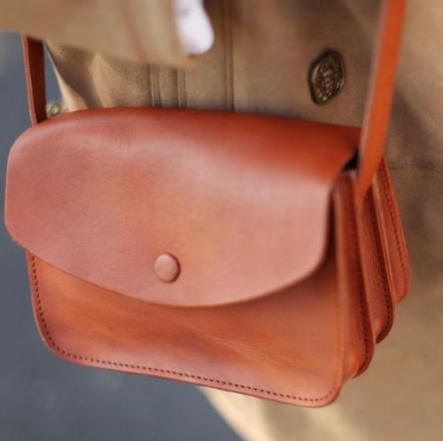 时尚又实用的小方包：复古文艺流苏小方包推荐（图）