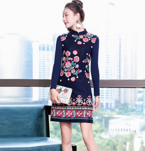 翻领高腰毛呢外套搭配网纱连衣裙:时尚显瘦(图) 翻领高腰毛呢外套搭配网纱连衣裙:时尚显瘦(图)