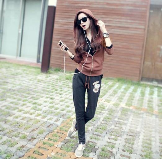 运动时尚休闲两件套推荐：让两件套来温暖你的秋天