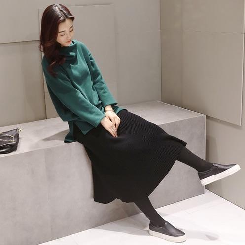 针织包裙两件套搭配链条包:打造时尚小清新(图) 针织包裙两件套搭配链条包:打造时尚小清新(图)