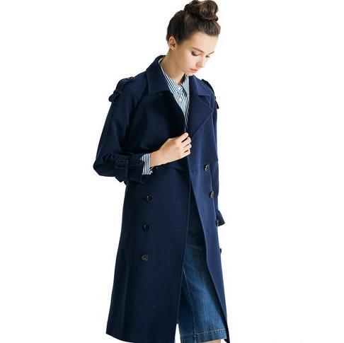 不规则绵羊皮风衣的多种搭配凸显时尚优雅气质（图）