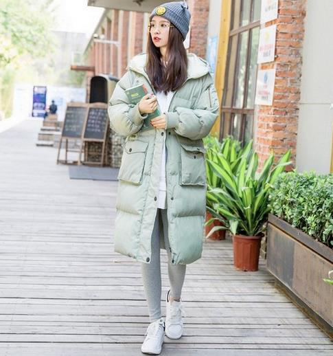 省心又百搭的中长款宽松连帽棉服:洋气保暖(图) 省心又百搭的中长款宽松连帽棉服:洋气保暖(图)