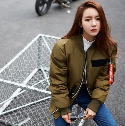 省心又百搭的中长款宽松连帽棉服：洋气保暖（图）