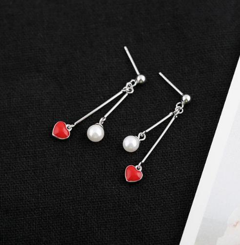 明星同款时尚菱形珍珠耳环搭配：打造名媛气质（图）