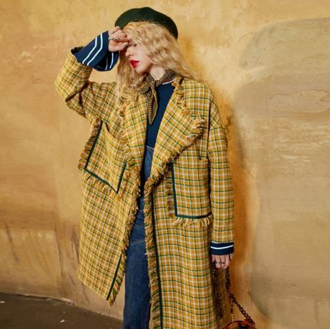 明星同款羊羔毛格子大衣：个性时髦大衣分享（图）