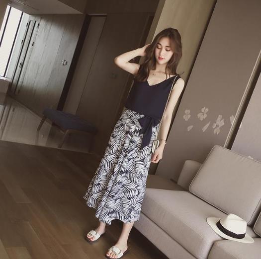 高腰格子短裤两件套搭配:显高显瘦淑女范儿 高腰格子短裤两件套搭配:显高显瘦淑女范儿