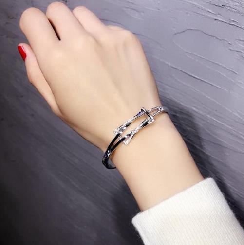 现在最流行清新简约手链：个性水晶手链分享（图）