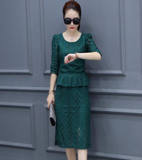 手拿包搭配菱格子镂空套装：彰显知性优雅（图）