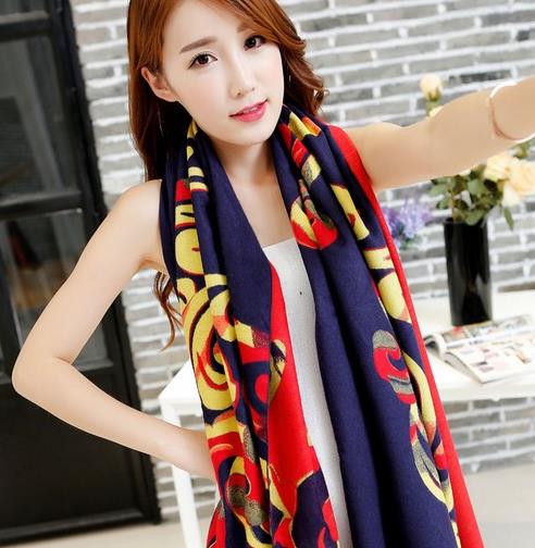 时尚百搭纯色长方形流苏围巾的多种搭配推荐（图）