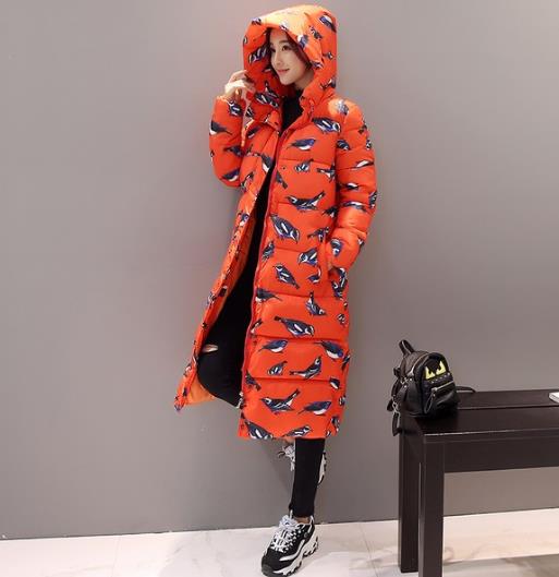 宽松立领面包服搭配链条包：彰显时尚潮流范儿（图）