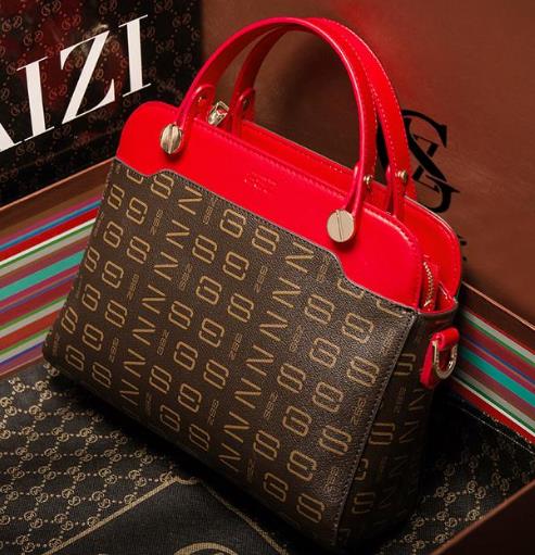 新款真皮手提包搭配：6款手提包演绎欧美时尚潮流