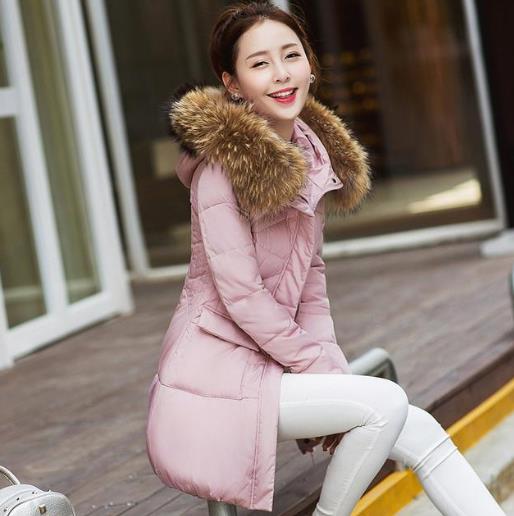 显瘦时尚冬季短款羽绒服这样搭配尽显高贵优雅气质
