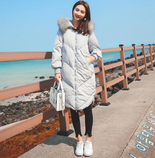 显瘦时尚冬季短款羽绒服这样搭配尽显高贵优雅气质