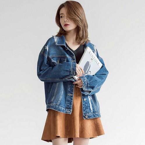 刺绣毛边短款牛仔外套搭配：轻松打造大长腿（图）