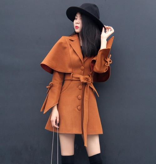 格子半身裙搭配大翻领加绒卫衣：青春减龄又百搭