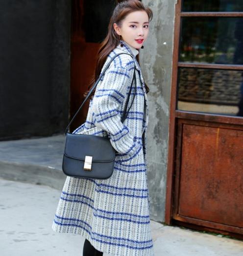 文艺素雅的格子大衣：灯笼袖格纹大衣搭配（图）