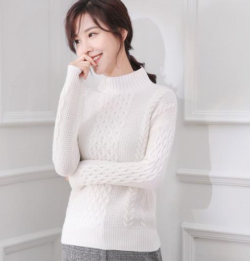 中长款灯笼袖针织衫搭配格子连衣裙：甜美又保暖