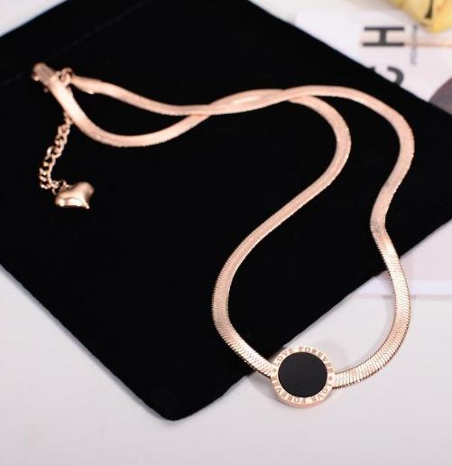 优雅精致的双圈锆石玫瑰金项链搭配：简约百搭（图）