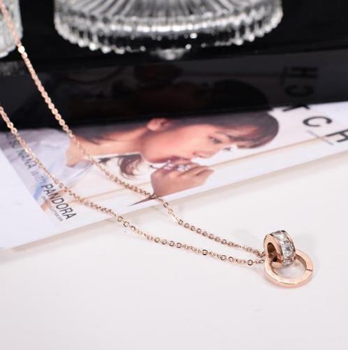 优雅精致的双圈锆石玫瑰金项链搭配：简约百搭（图）