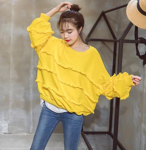 外穿打底都好看的木耳边刺绣卫衣：彰显青春活力