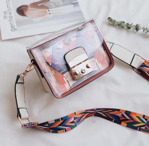 今年最流行这几款复古小方包：撞色链条小方包分享