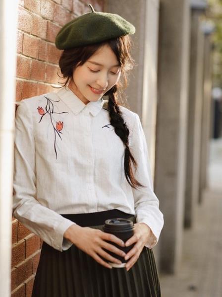 欧根纱绣花上衣怎么搭配:6款搭出时尚甜美风 欧根纱绣花上衣怎么搭配:6款搭出时尚甜美风