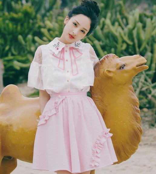 欧根纱绣花上衣怎么搭配:6款搭出时尚甜美风 欧根纱绣花上衣怎么搭配:6款搭出时尚甜美风