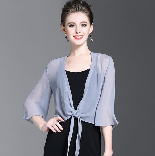 百搭两穿桑蚕丝薄外套：个性时尚薄外套推荐