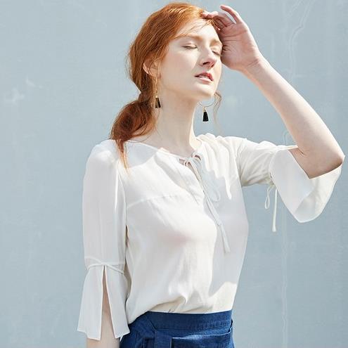 高腰裙搭配木耳边雪纺衫:青春减龄雪纺衫(图) 高腰裙搭配木耳边雪纺衫:青春减龄雪纺衫(图)