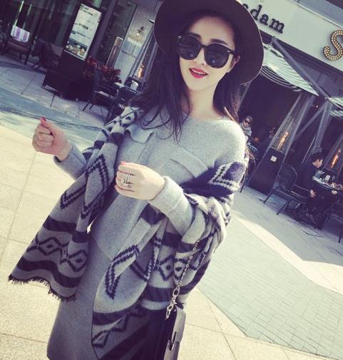 菱形格子披肩的多种搭配:5款披肩彰显优雅气质 菱形格子披肩的多种搭配:5款披肩彰显优雅气质