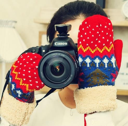 冬季必备时尚羊皮手套：短款羊皮手套的多种搭配