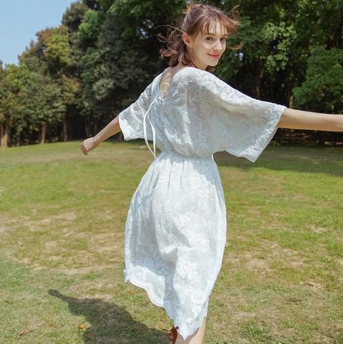 微胖MM穿蝙蝠袖V领连衣裙搭配推荐（图）